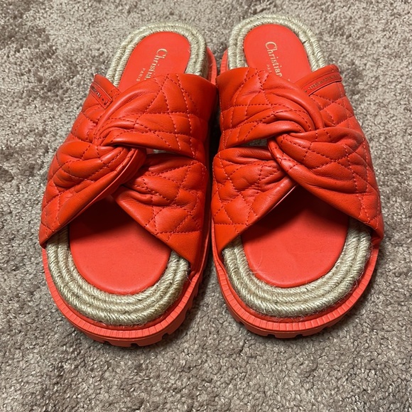 Red Christian Dior D-Twist Slides, Size 8.5 - Picture 3 of 3